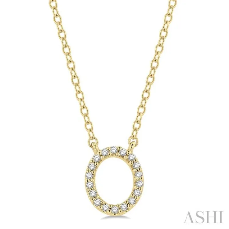 1/20 ctw Initial 'O' Round Cut Diamond Pendant With Chain in 14K Yellow Gold