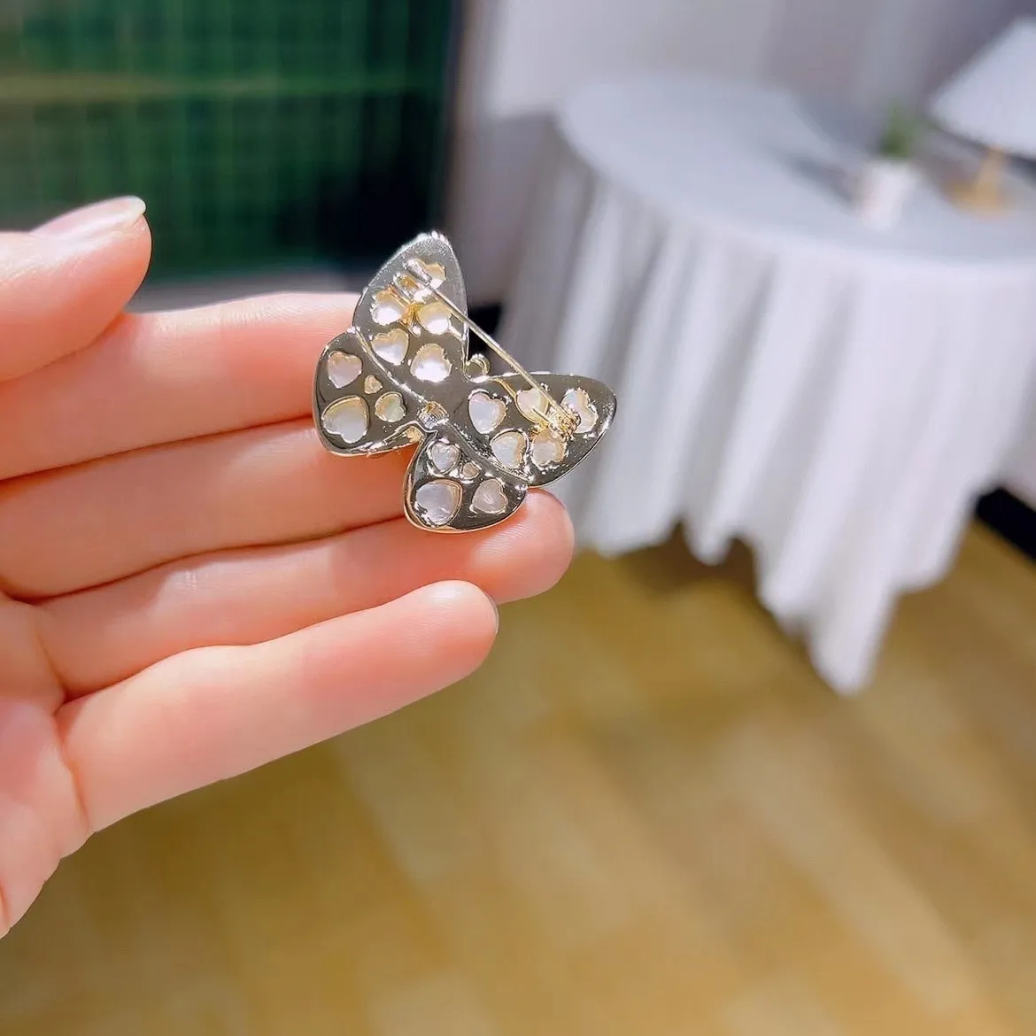 Elegant Shell Butterfly Brooch Cubic Zircon Golden Copper Suit Brooches