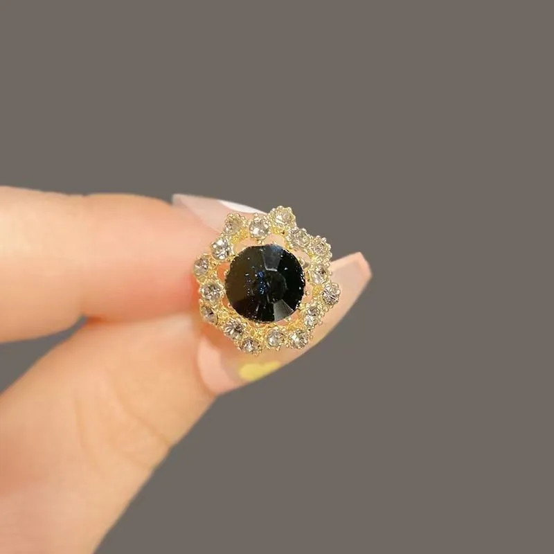 Exquisite Women Luxury Crystal Small Size Rabbit Flower Brooches