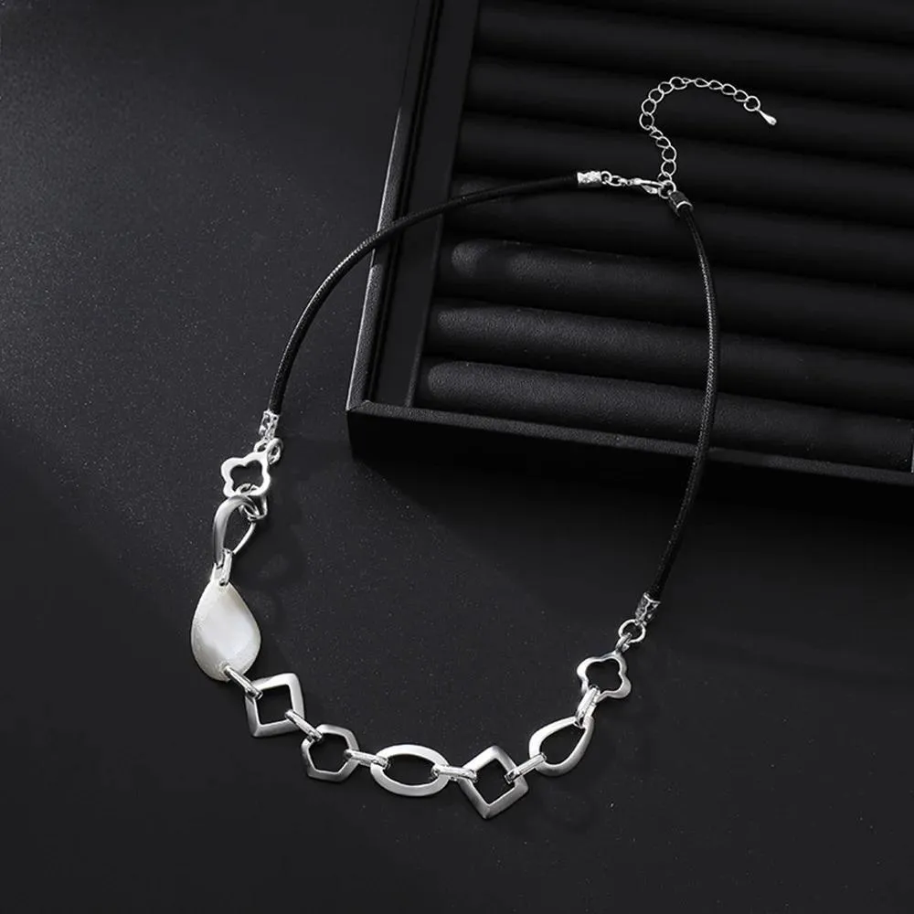 Fashion Geometric Neck Chokers Silver Color Hollow Out Suspension Pendants Necklace for Women