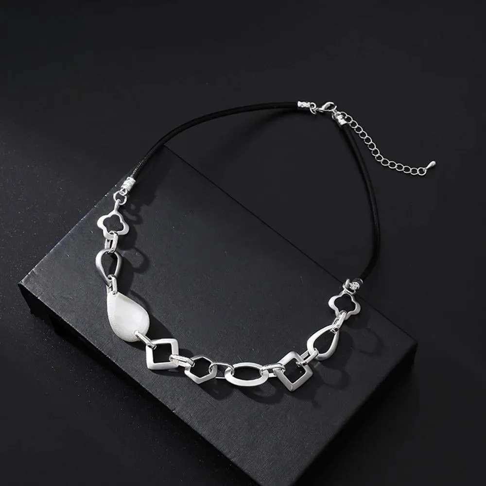 Fashion Geometric Neck Chokers Silver Color Hollow Out Suspension Pendants Necklace for Women