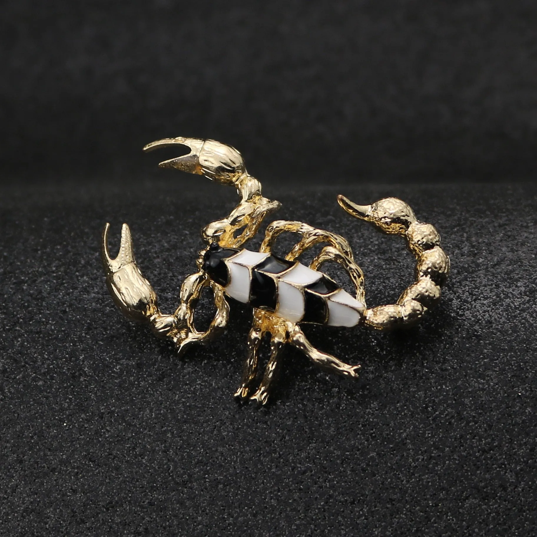 Fashion New Gold Silver Plated Enamel Scorpion Brooch