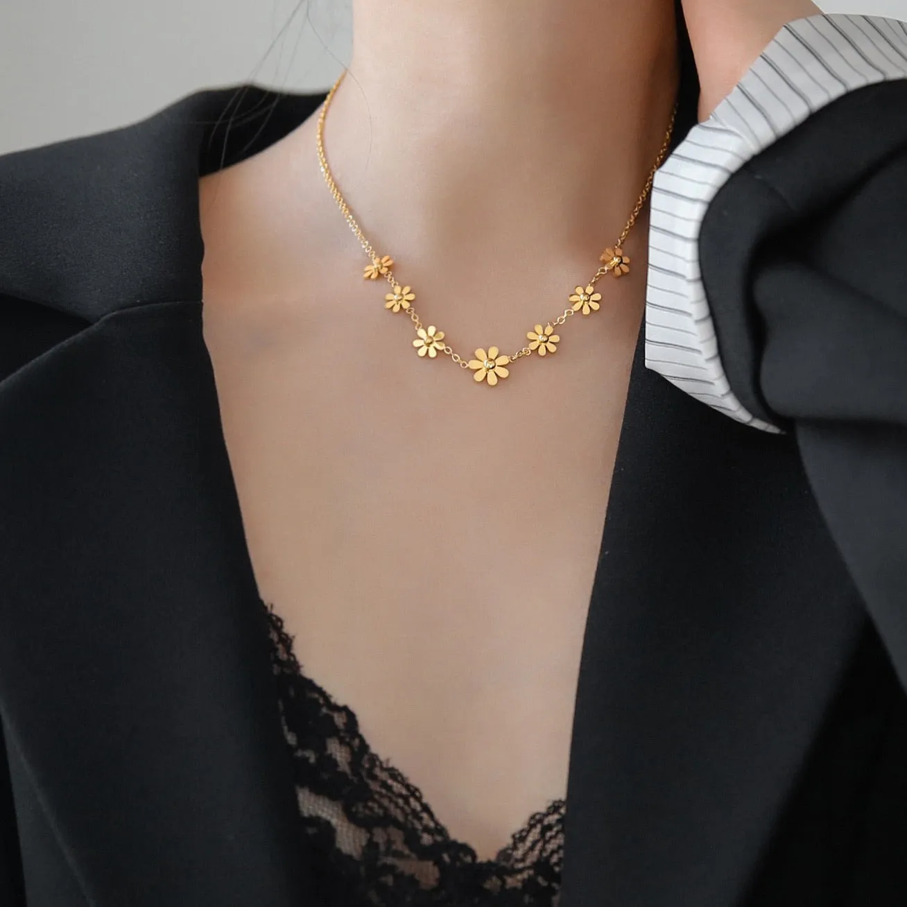 Fashion Upscale Jewelry Vintage Daisy Flowers Charms Chain Choker Necklaces Pendants For Women