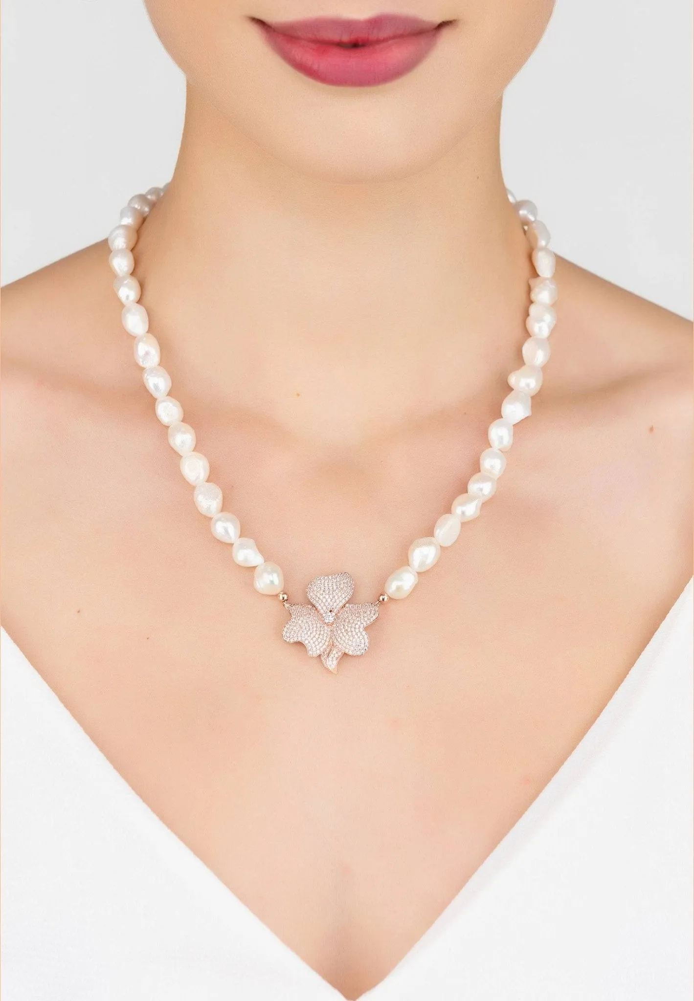 Flower Pearl Mid Length Necklace White Cz Rosegold