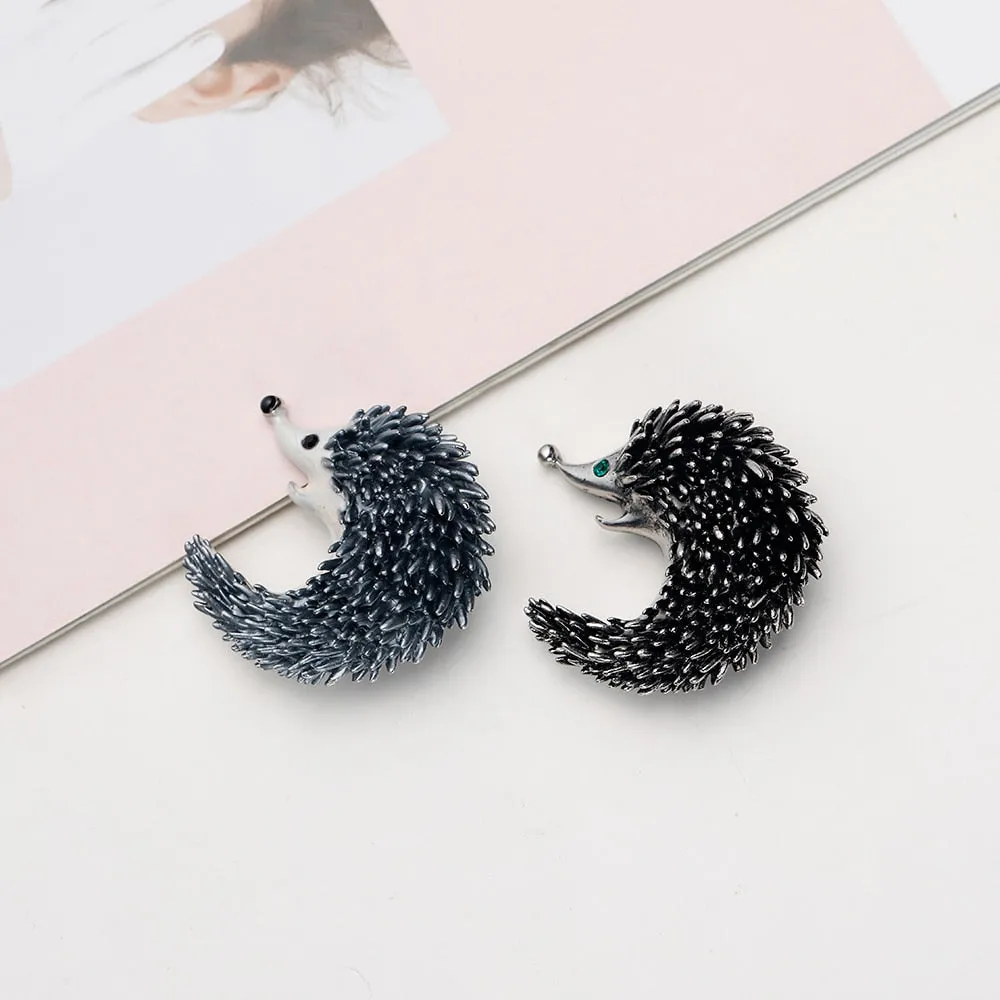 Hedgehog Brooch Cute Enamel Animal Pin 2 Colors Available Winter Fashion Accessories