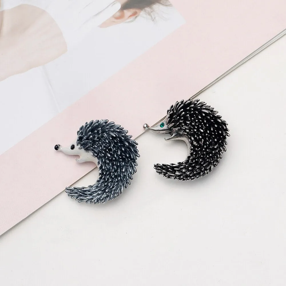 Hedgehog Brooch Cute Enamel Animal Pin 2 Colors Available Winter Fashion Accessories