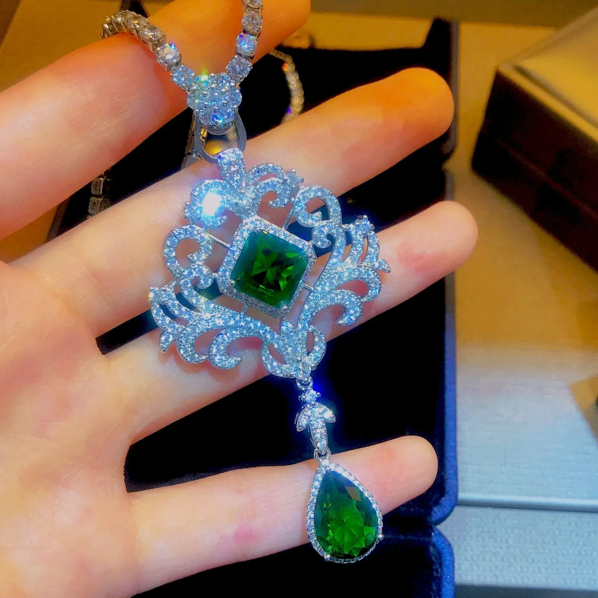 Luxury Women Retro Colombian Pendant Necklace