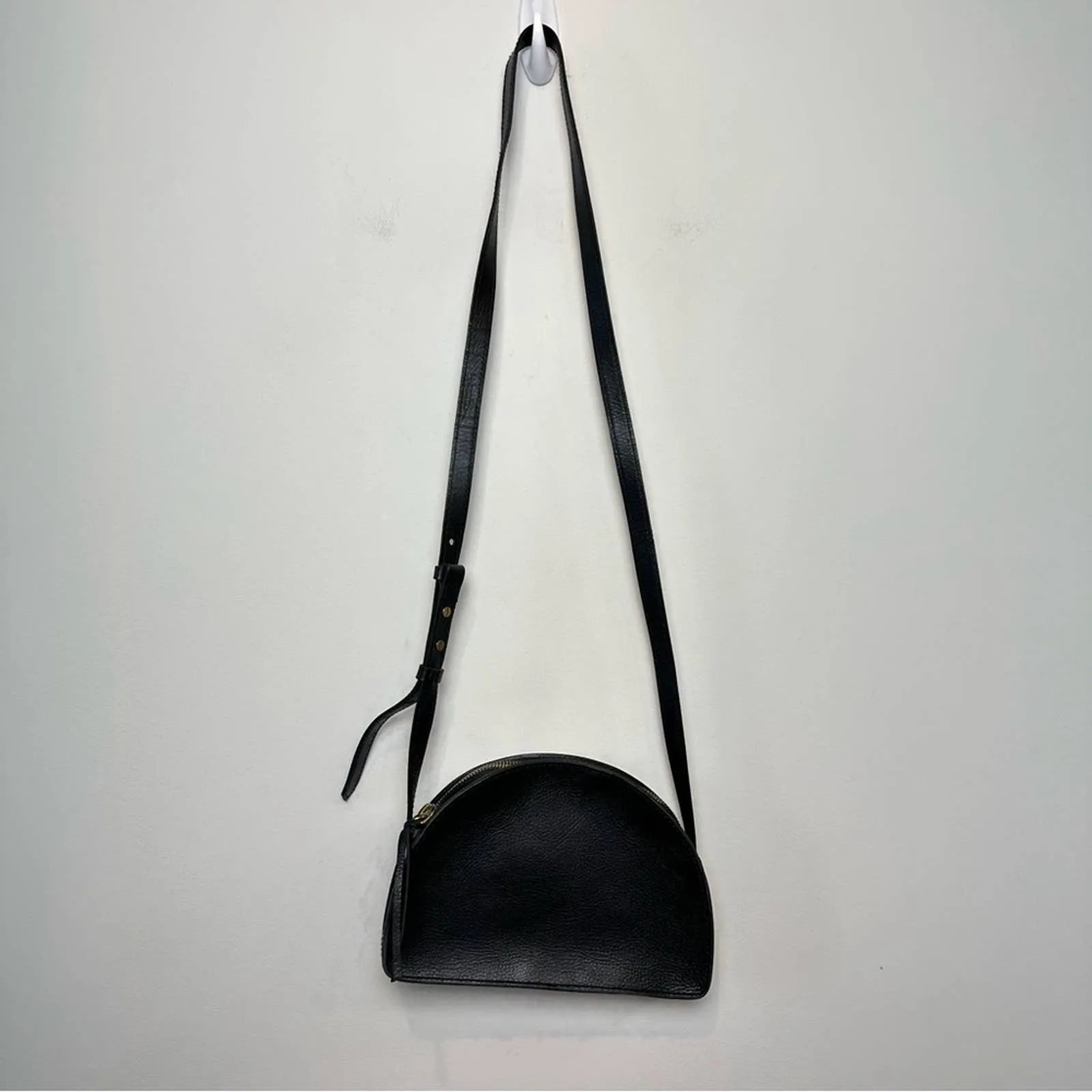 Madewell Black Leather Crossbody Bag Half Moon Purse Satchel