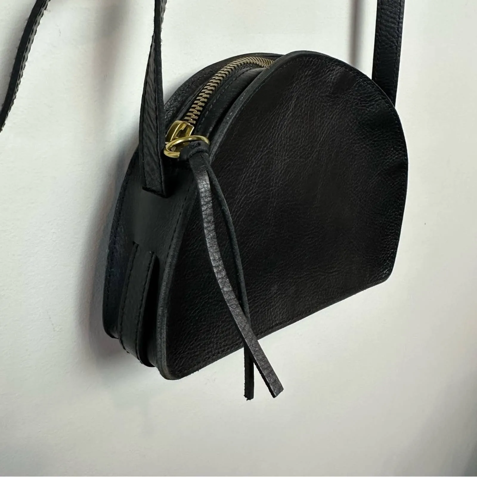 Madewell Black Leather Crossbody Bag Half Moon Purse Satchel